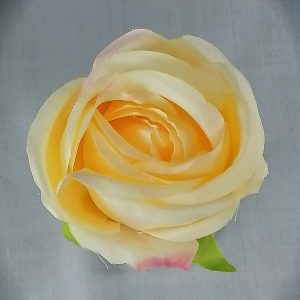 Peach rose cake decoration